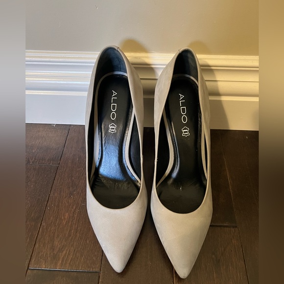 Grey Heels - Picture 2 of 2